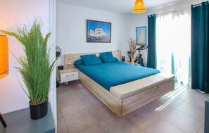 3 chambres, fer et planche à repasser, lit parapluie, Wi-Fi gratuit