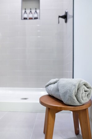 Douche, serviettes fournies
