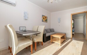 Dining - Stunning apartment in Nova Cesarica (Nova Cesarica)