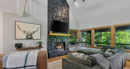 Moose Shack - Mountain Views · Spa King Suite · Game Room · 3 Patios