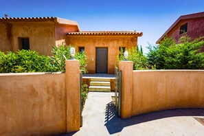 Exterior - Relax at Villa Rhea, just a short walk from the beautiful Ai Helis Beach (Svoronata)