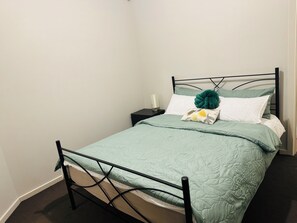 4 quartos, ferros/tábuas de passar roupa, Wi-Fi, roupa de cama