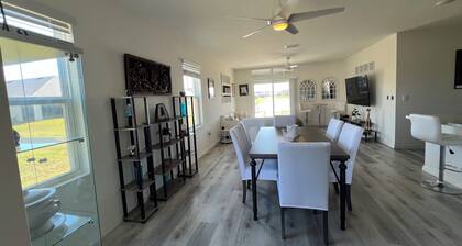 Spacious 5-bedroom house with AC, WiFi in fantastic Rockledge