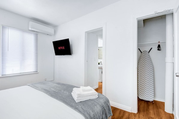 2 bedrooms, iron/ironing board, free WiFi, bed sheets