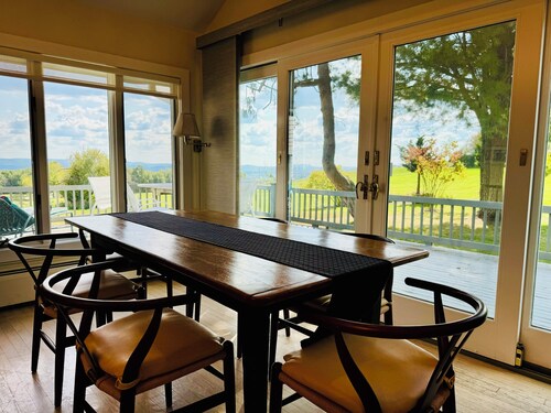 A Tranquil Country Home in serene Copake with AC, WiFi