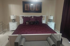 3 bedrooms, iron/ironing board, free WiFi, bed sheets - Charming 3 bedroom Townhome with Whimsical Kids Rooms for Family Gatherings! (Tampa)