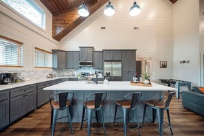 Fridge, microwave, oven, stovetop - Luxurious 3BR Cabin Retreat with Hot Tub & Outdoor Kitchen - 5 Mins to Hochatown (Broken Bow)