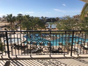 Property grounds - Cozy resort in beautiful Cabo San Lucas with AC, WiFi (Cabo San Lucas)