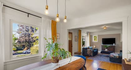 The Orchard Lux: Walking Distance to UO