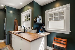 Unclassified image, 3 of 50, button