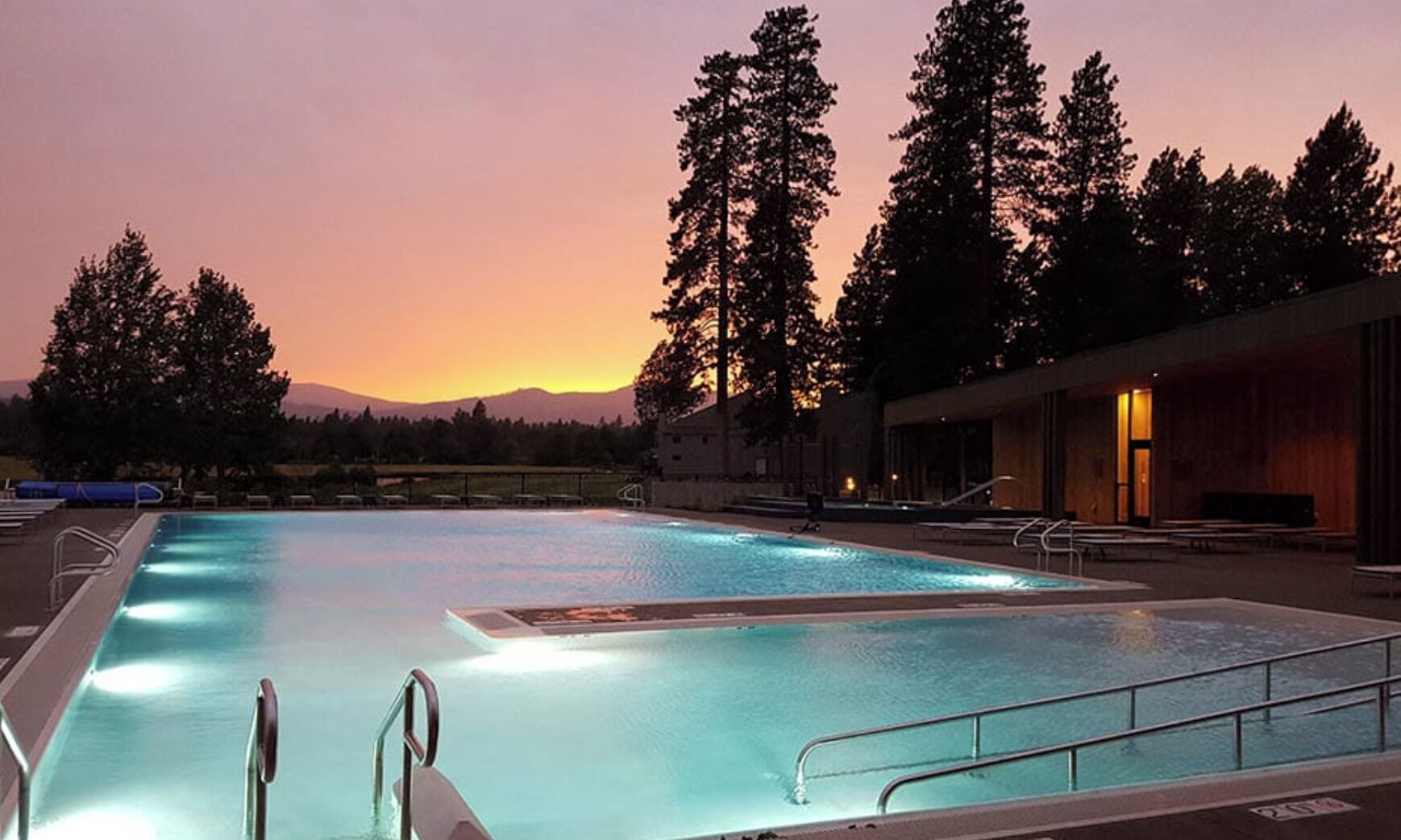 Piscine couverte, piscine extérieure