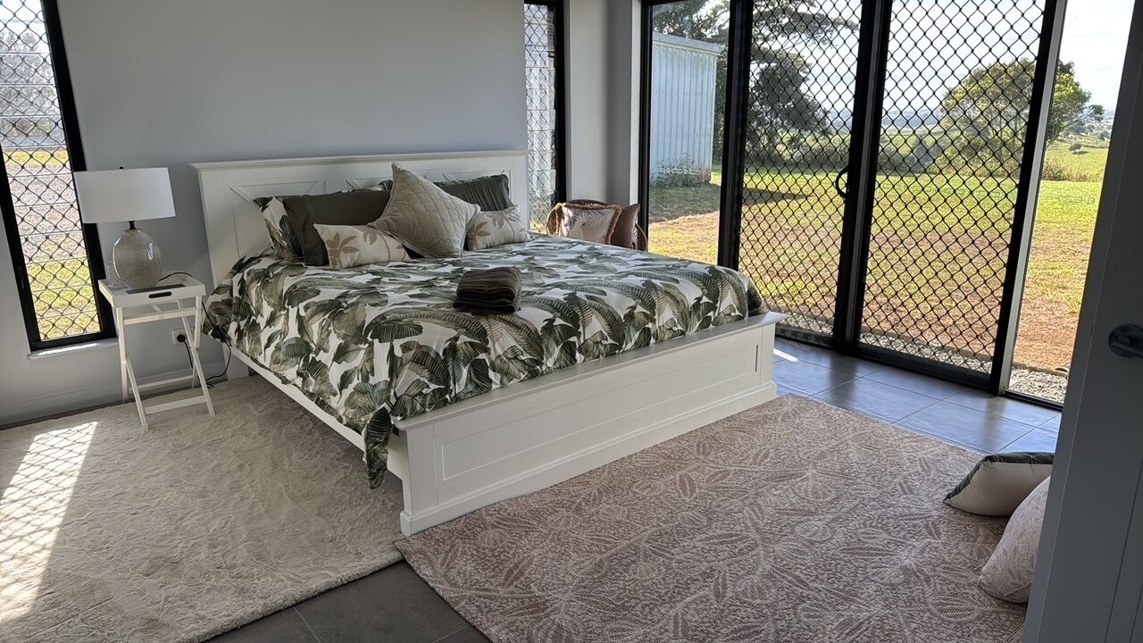 3 bedrooms, desk, iron/ironing board, WiFi