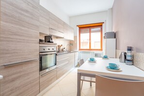 Fridge, microwave, oven, dishwasher