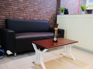 Interior - Spacious 5-bedroom 5.5 bathrooms  townhome in Nimman with airport pick up (Chang Wat Chiang Mai)