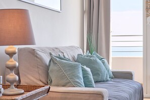 Fernseher, Stereoanlage