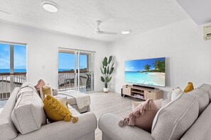 TV - View Whitsundays - 3 bed 2 bath Villa (Cannonvale)