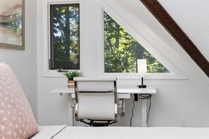 2 bedrooms, desk, iron/ironing board, free WiFi