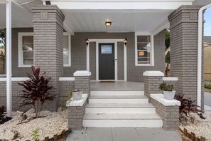 Exterior detail - Sleeps 22! Jacuzzi/ 2 Blocks from Armature Works! (Tampa)