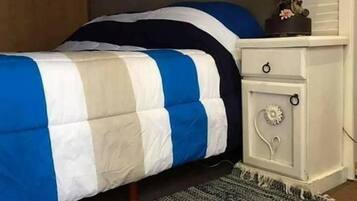 2 bedrooms, hypo-allergenic bedding, down duvets, laptop workspace