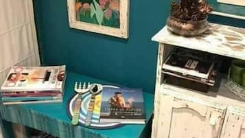 Cottage, pemandangan kebun | Area keluarga | Smart TV 40-inci dengan saluran TV kabel, TV, dan Netflix