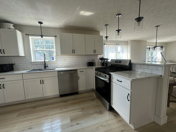 Microwave, oven, stovetop, dishwasher