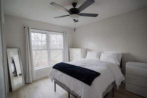 4 chambres, fer et planche à repasser, Wi-Fi, literie fournie