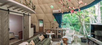 Magical Dome Perfect for Families & Groups-Hot Tub-Kid Friendly-Firepit -Private