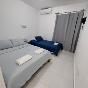 2 bedrooms, iron/ironing board, free WiFi, bed sheets