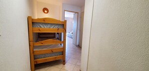 Bügeleisen/Bügelbrett, Bettwäsche