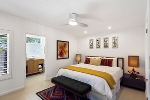 3 bedrooms, desk, iron/ironing board, travel cot