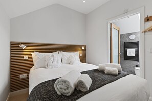 4 Schlafzimmer, Reisekinderbett, Internetzugang, Bettwäsche