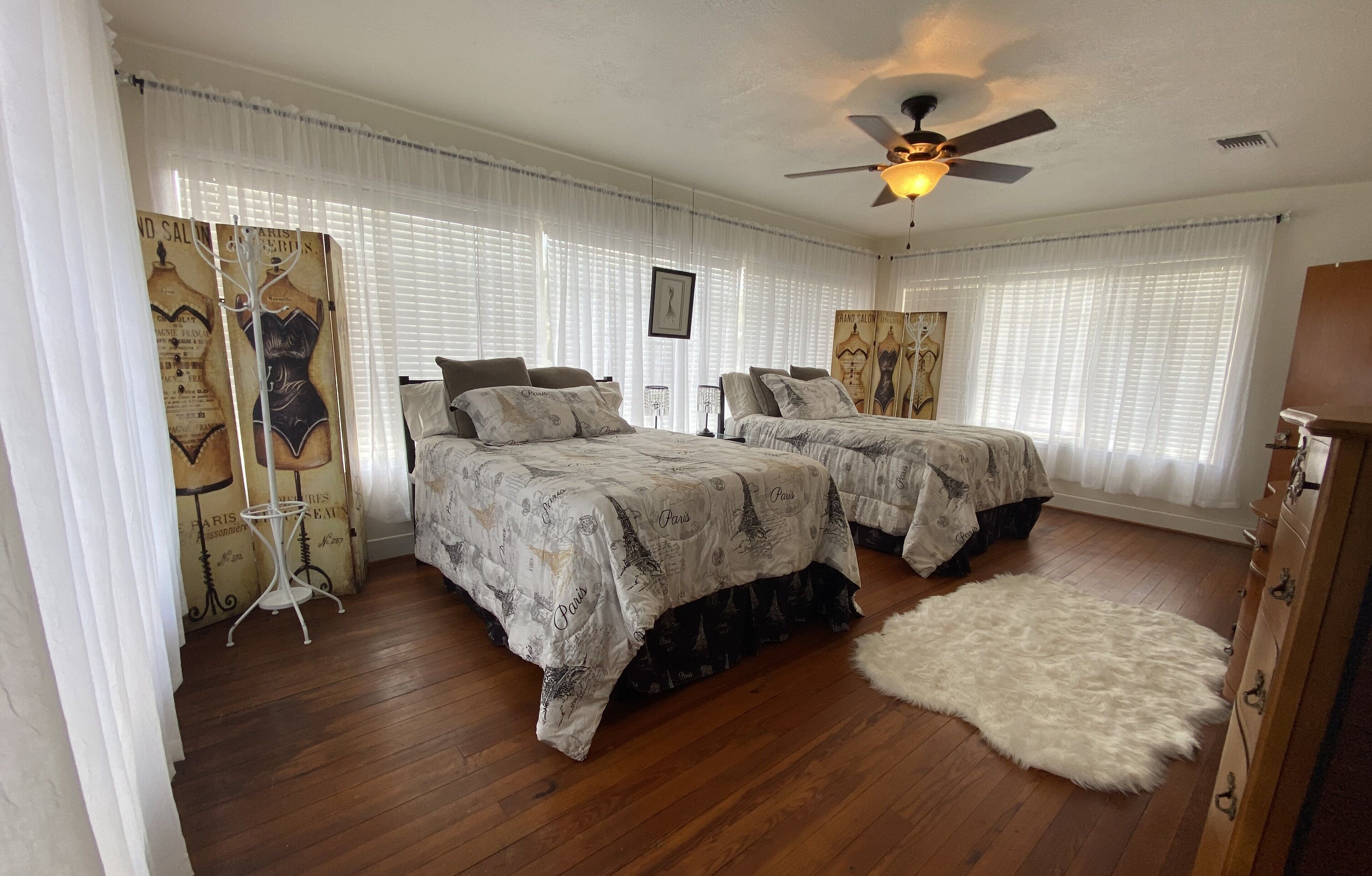 5 habitaciones y ropa de cama 