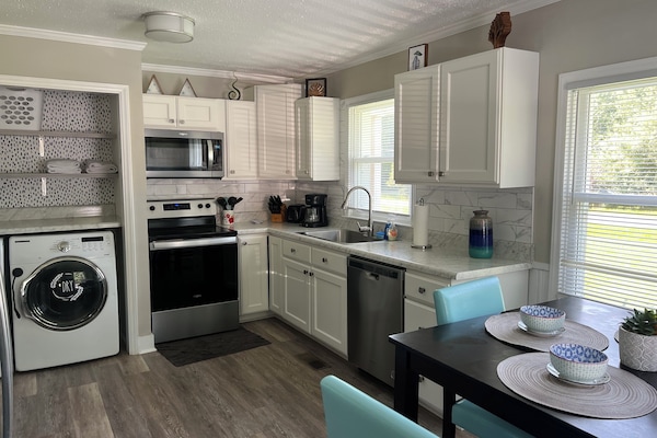 Køleskab, mikrobølgeovn, ovn, kogeplade