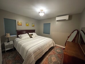 3 chambres, fer et planche à repasser, Wi-Fi, draps fournis