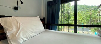 Boom Hostel Khao Sok