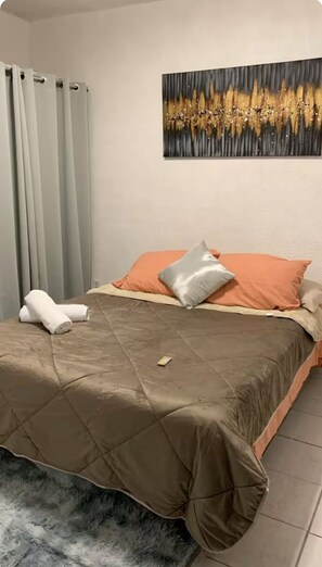 2 chambres, fer et planche à repasser, Wi-Fi gratuit, draps fournis