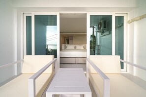 10 bedrooms, WiFi, bed sheets