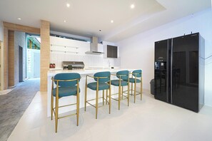 Fridge, microwave, stovetop, electric kettle