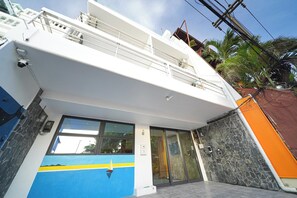 Exterior - 10 bedrooms beachfront luxury pool villa sea view rooftop  (Muang Pattaya)