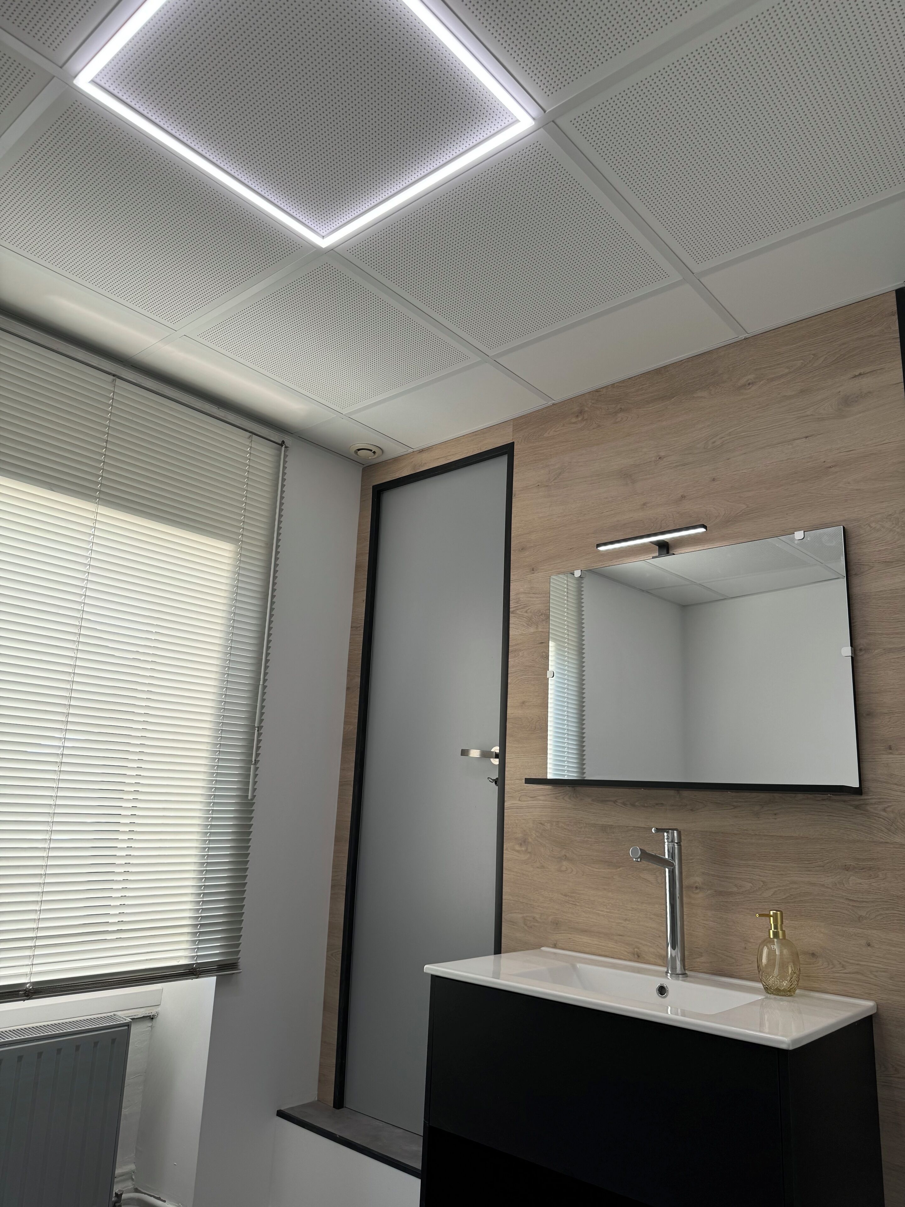 Shower, towels, soap, toilet paper