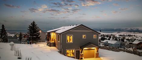 المنشأة من الخارج