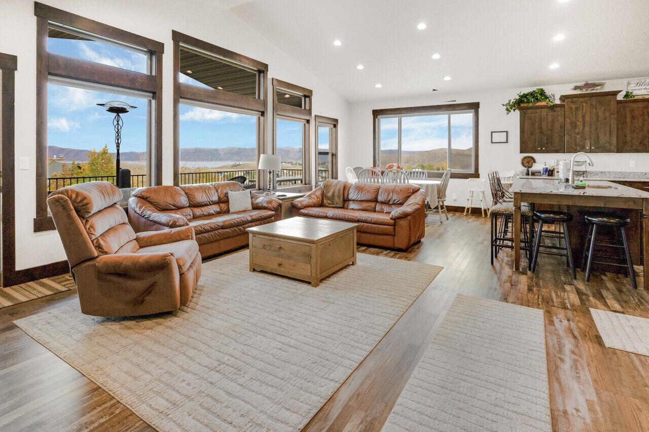 Een smart-tv en een open haard