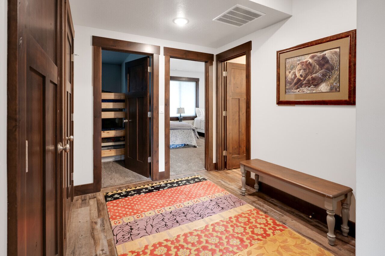 4 多间卧室、免费 WiFi、床单