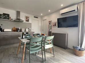 Dining - Apartamerica Garden Apartment, 150 Metres From The (Playa de Las Americas)