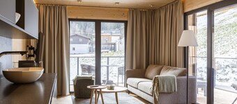 Premium suite with 2 bedrooms & private wellness area