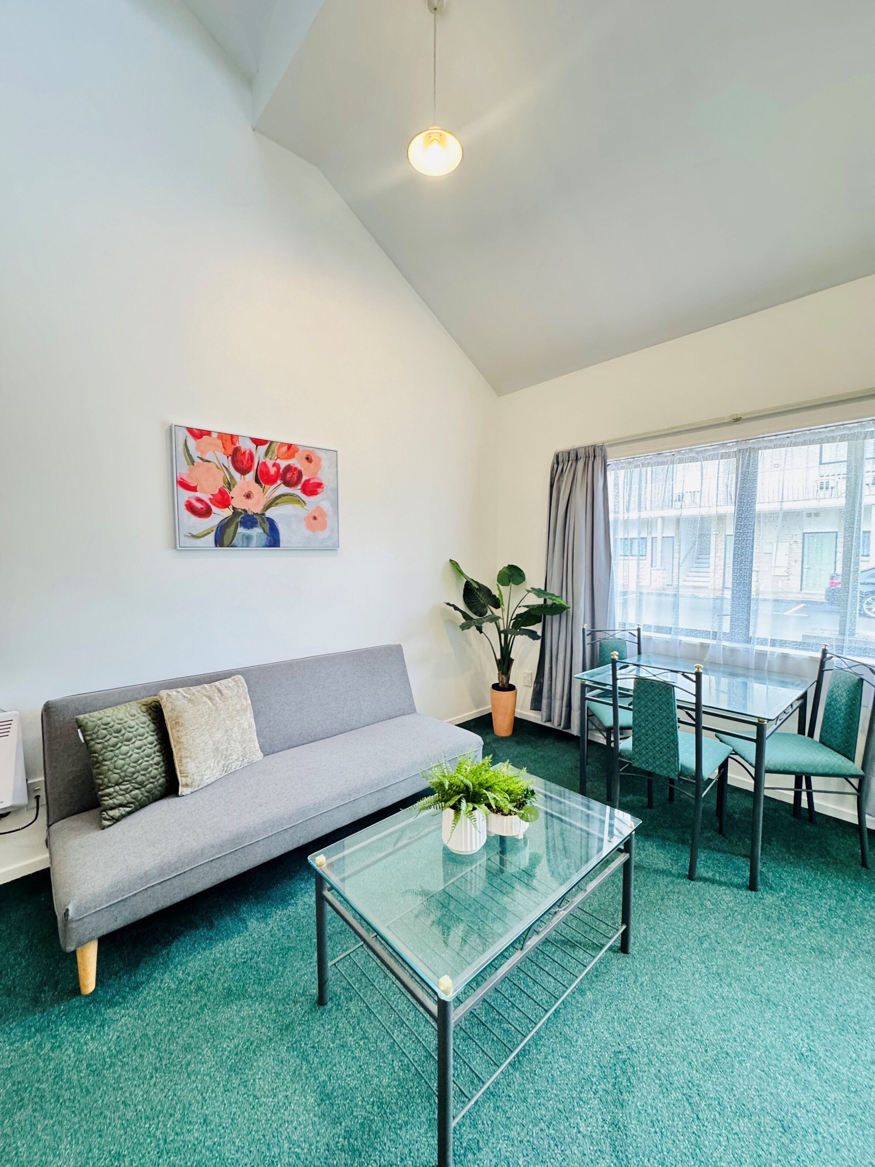 Deluxe Loft | Living area