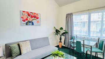 Deluxe Loft | Living area