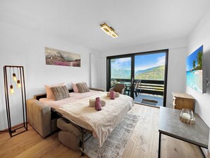 1 bedroom, iron/ironing board, free WiFi, bed sheets