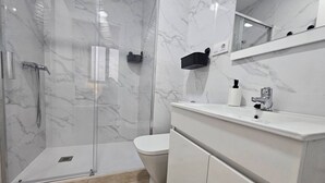 Shower, towels - 644a4 Aptos Aptio Estudio 2p (Oviedo)
