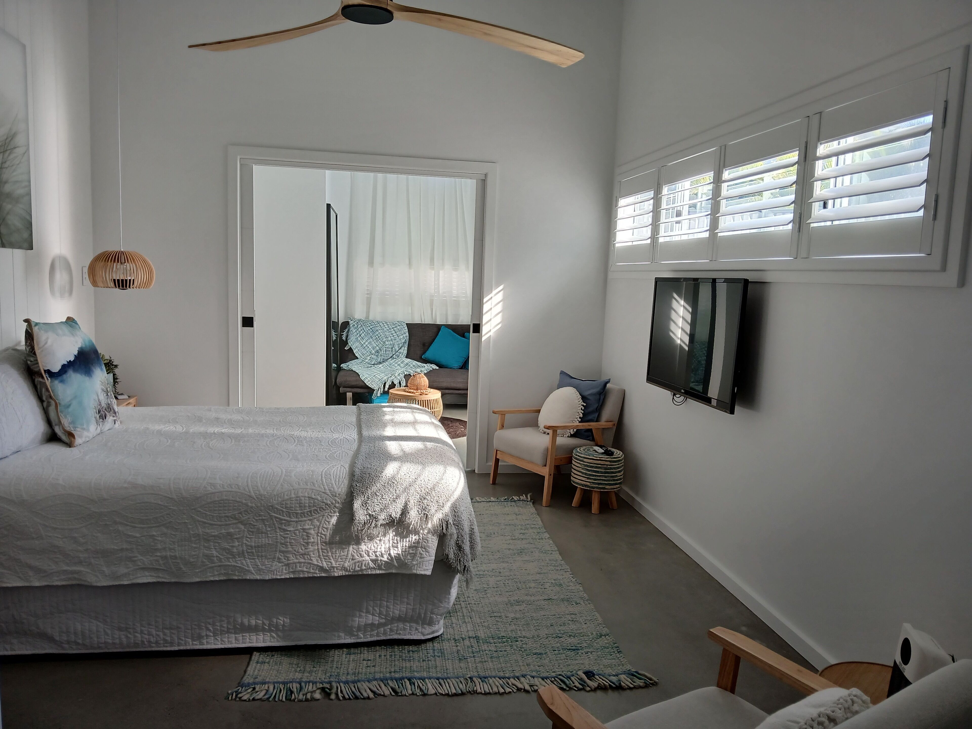 1 chambre, fer et planche à repasser, accès au Wi-Fi (inclus)